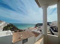 Apartamento com Vista Mar na Praia do Burgau