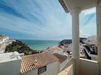 Apartamento com Vista Mar na Praia do Burgau
