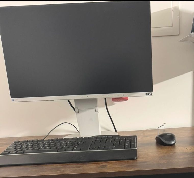 Okazja Zestaw komputerowy Lenovo biurowy M900 + Monitor EIZO 24”