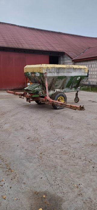 Rozsiewacz wapna lance  Amazone zg rozrzutnik 5000