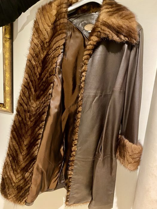 Casaco em pele verdadeira