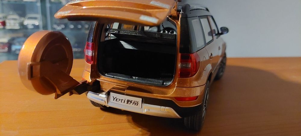 Model 1:18 Skoda Yeti Paudi