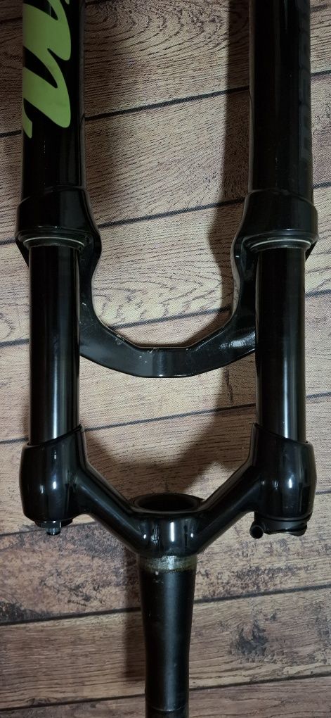 Suspensão manitou roda 29