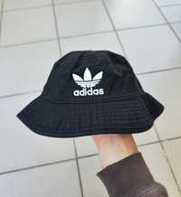 Kapelusz Adidas czarny wakacyjny bucket hat
