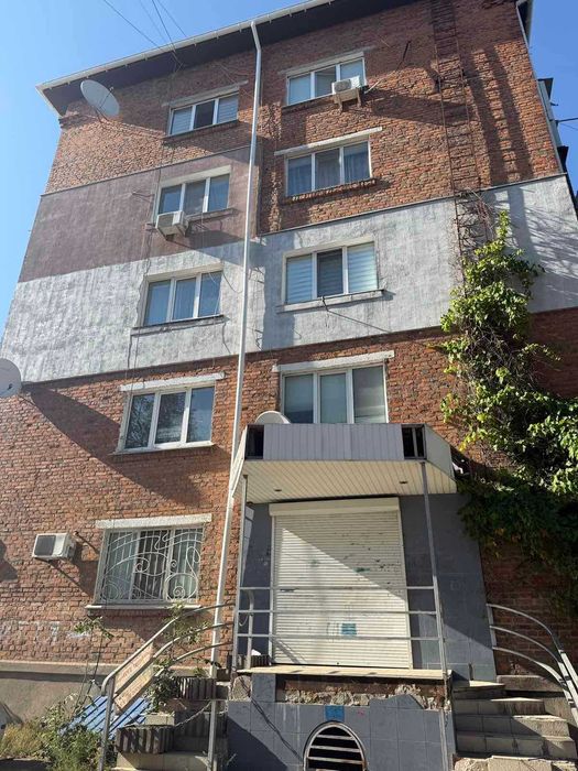 Продаж 3к квартири 52 кв. м на вул. В. Комарова, м. Бар