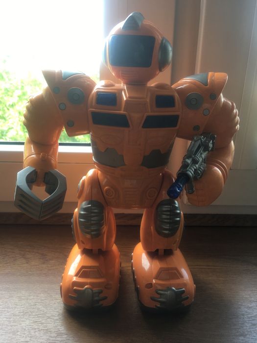 Zabawka robot dla chlopca