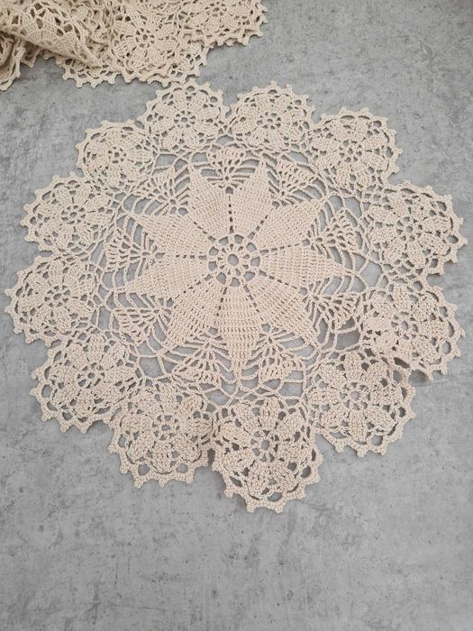 Dois conjuntos de panos em croché bege novos