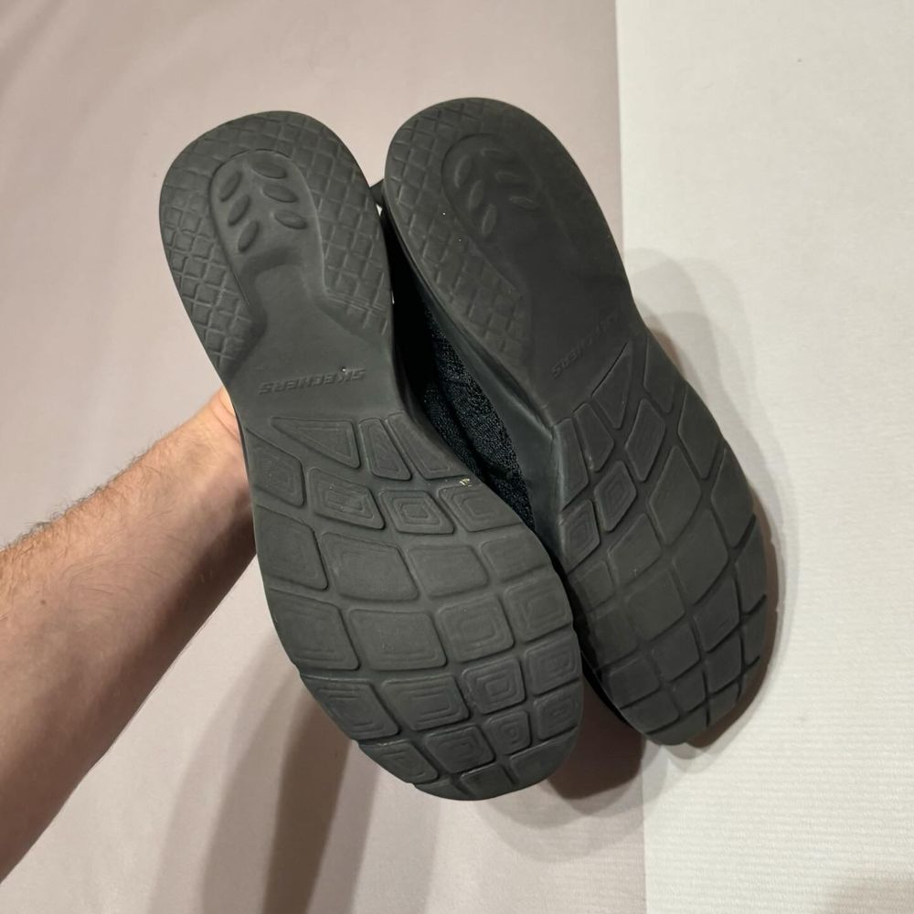 Кросівки Skechers чорні 42 розмір