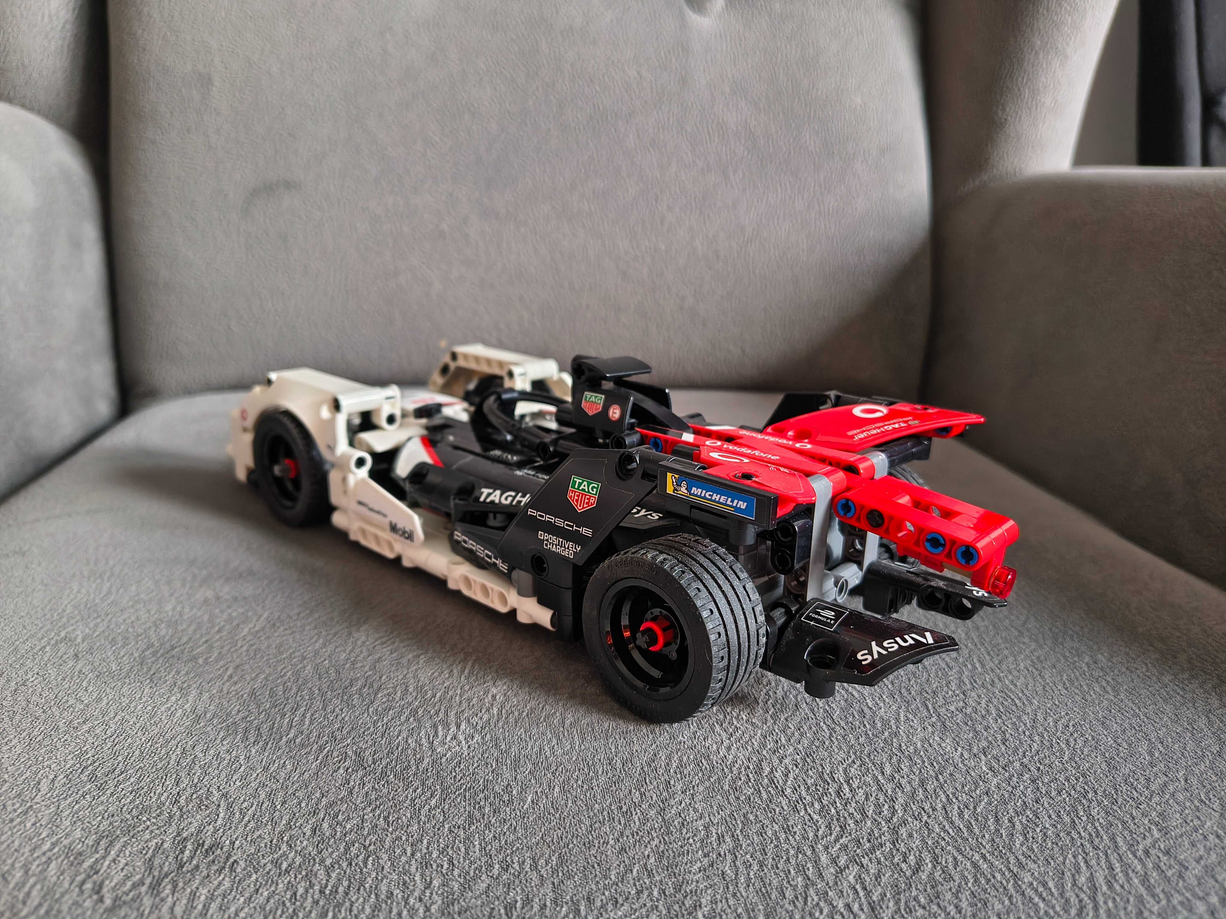 LEGO 42137 Formula E® Porsche 99X Electric