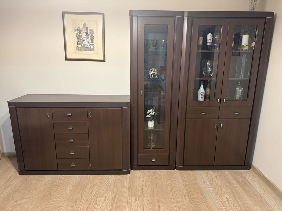 Meble pokojowe (komoda+2 witryny)