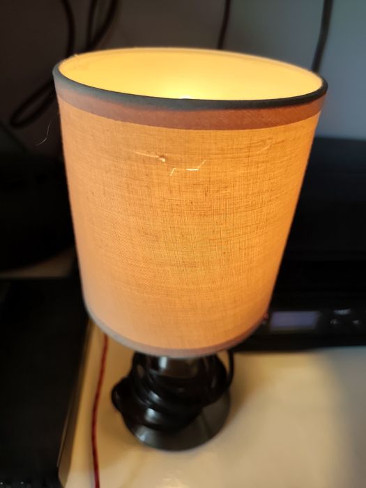 Lampka dotykowa. Max żarówka 40 W.