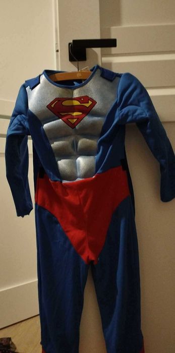 Strój Superman r 110/116 peleryna
