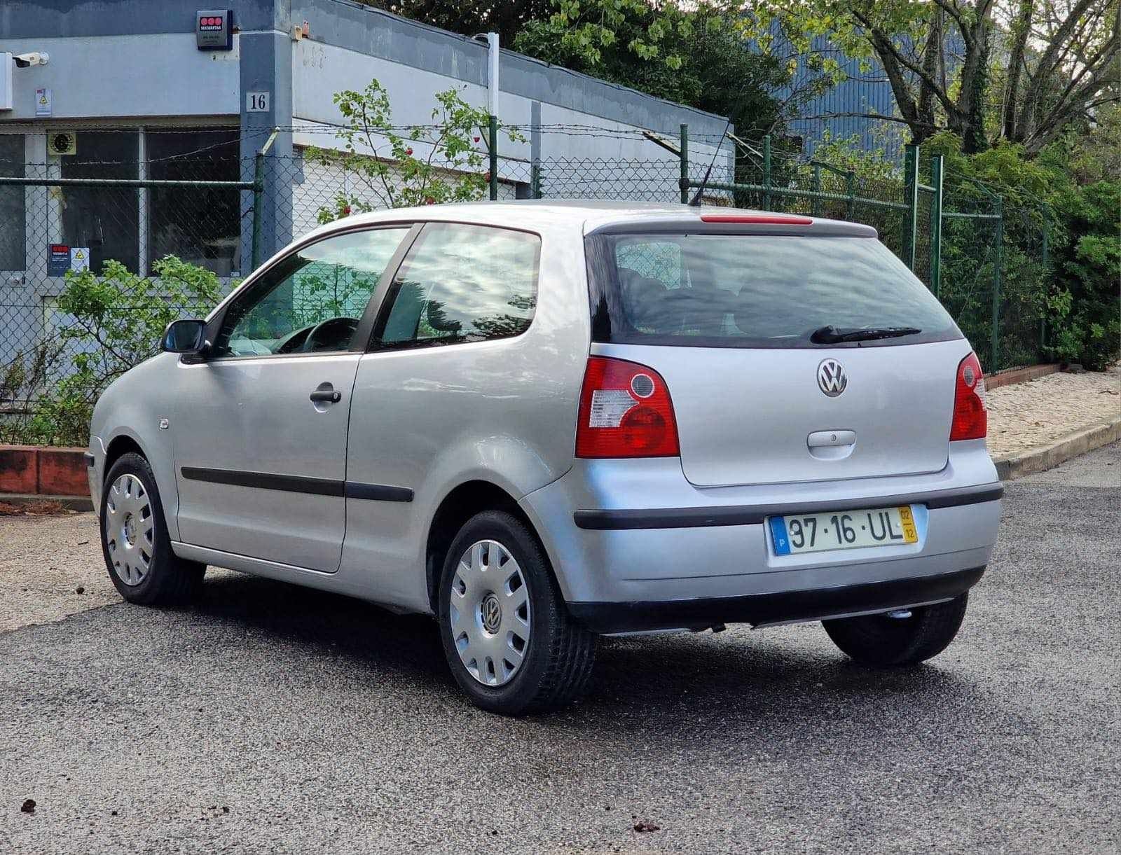 vw polo  2002 perfect condition .