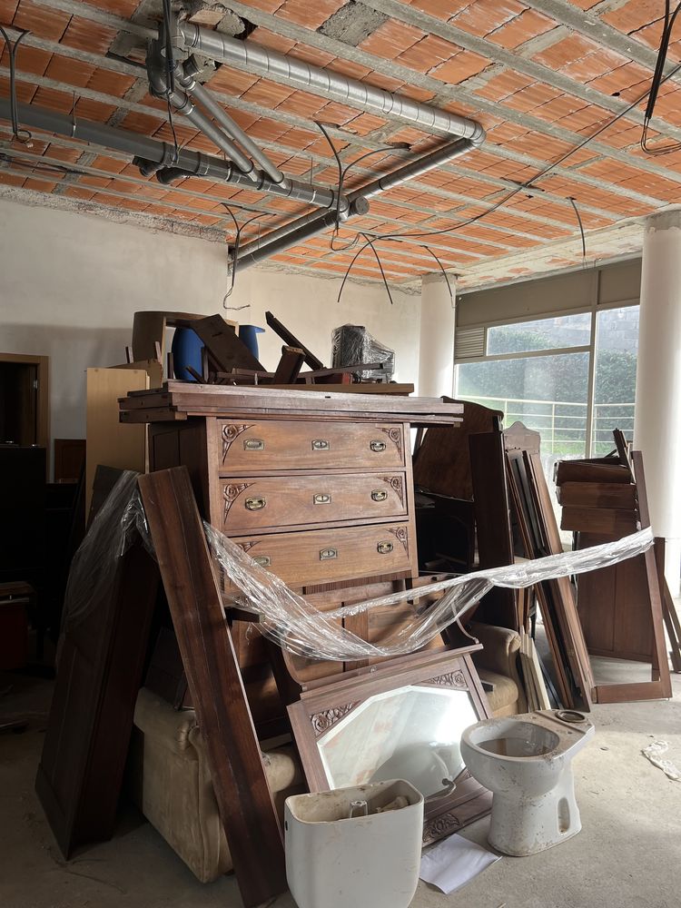 Material de Armazem / Loja para desocupar (Para Venda Rapida)