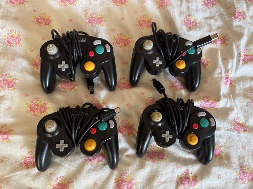 Gamecube czarny zestaw 4 oryginalne pady i memorka