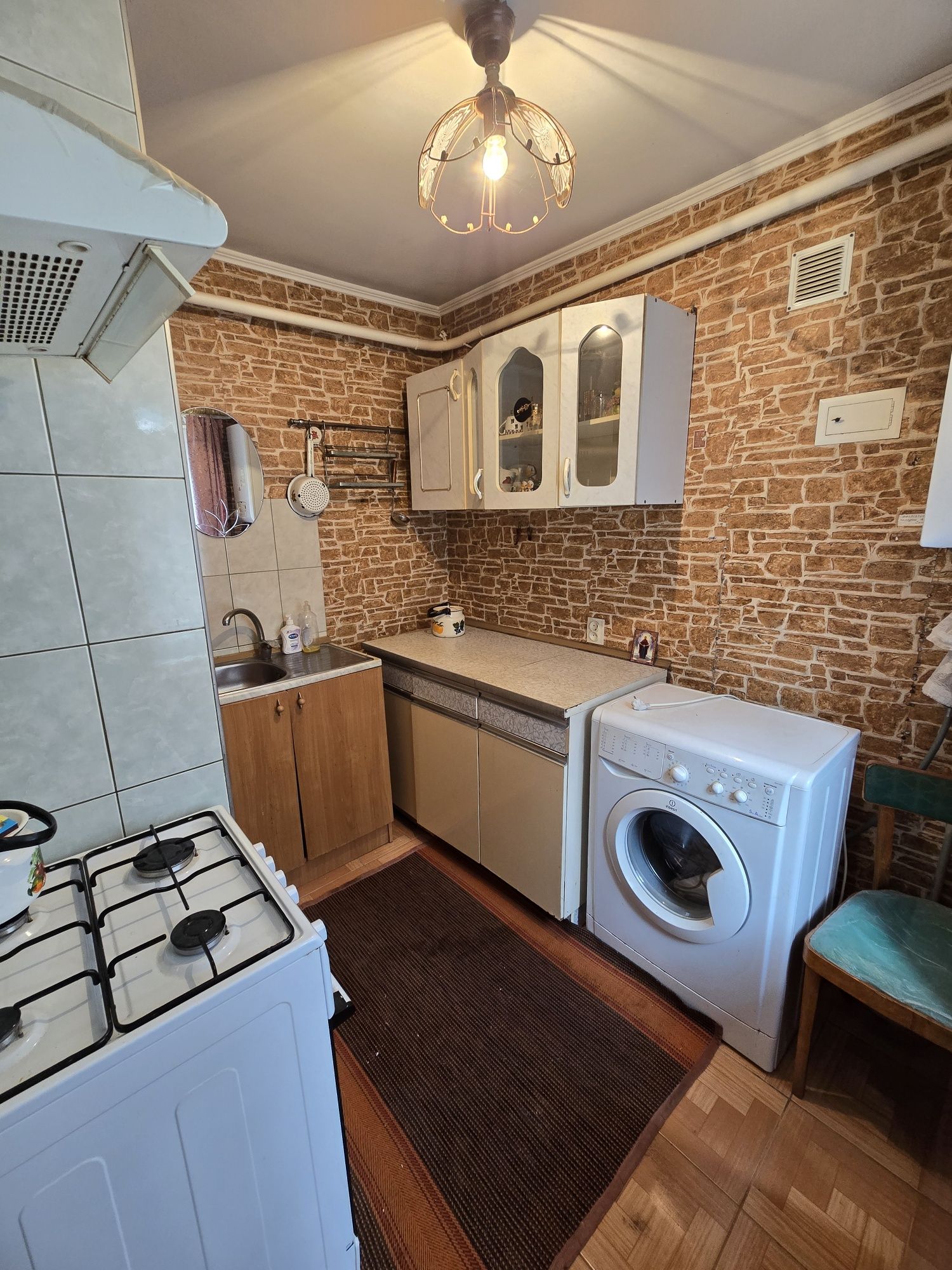В продаже  двухкомнатная квартира в Центре. Пер. Асташкина.