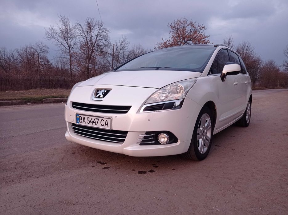Продам Пежо 5008 2л.HDI