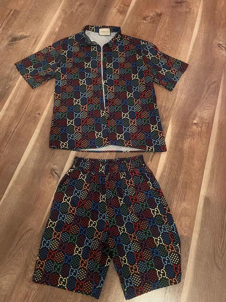 Костюм Gucci на д/ж, р.42-44. Оригинал.Состояние новой вещи.