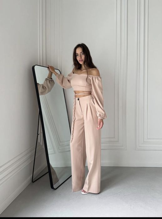 Нарядний голубий  костюм