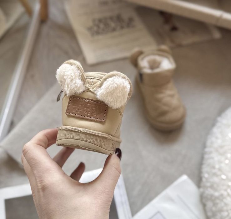 Дитяче зимове взуття (черевички, уггі)