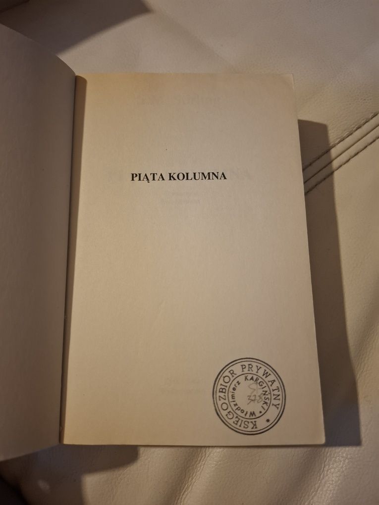 Piąta kolumna S.M. Stirling