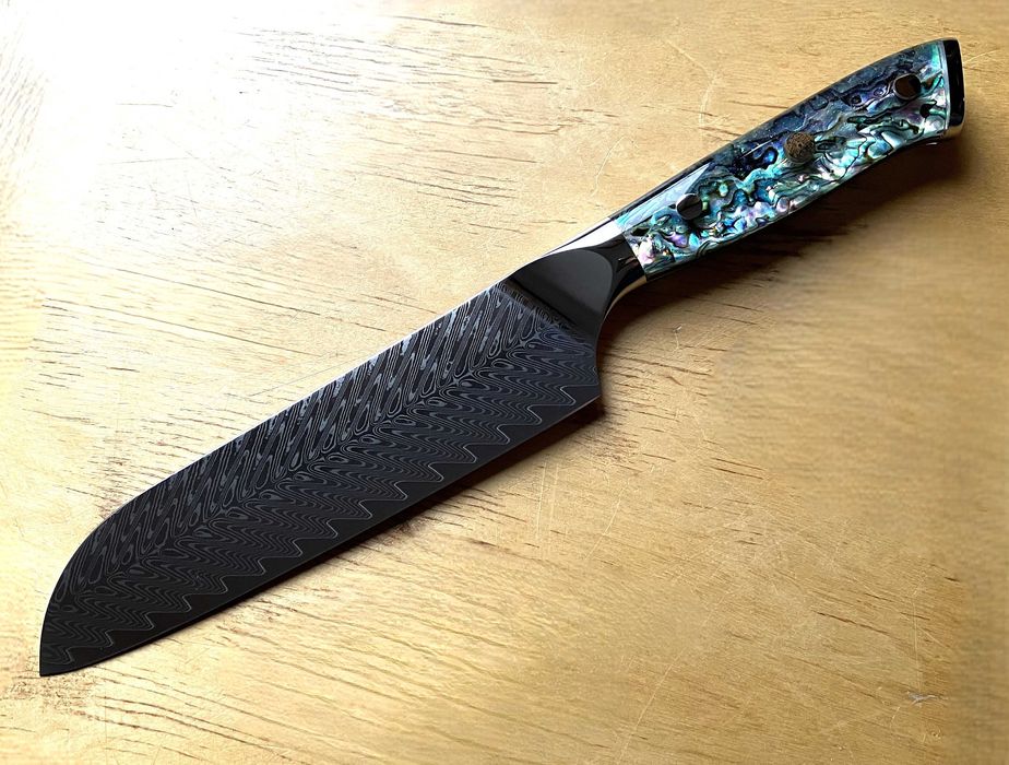 Wspaniały nóż szefa kuchni. Nóż typu Santoku. DAMASZEK 67 warstw