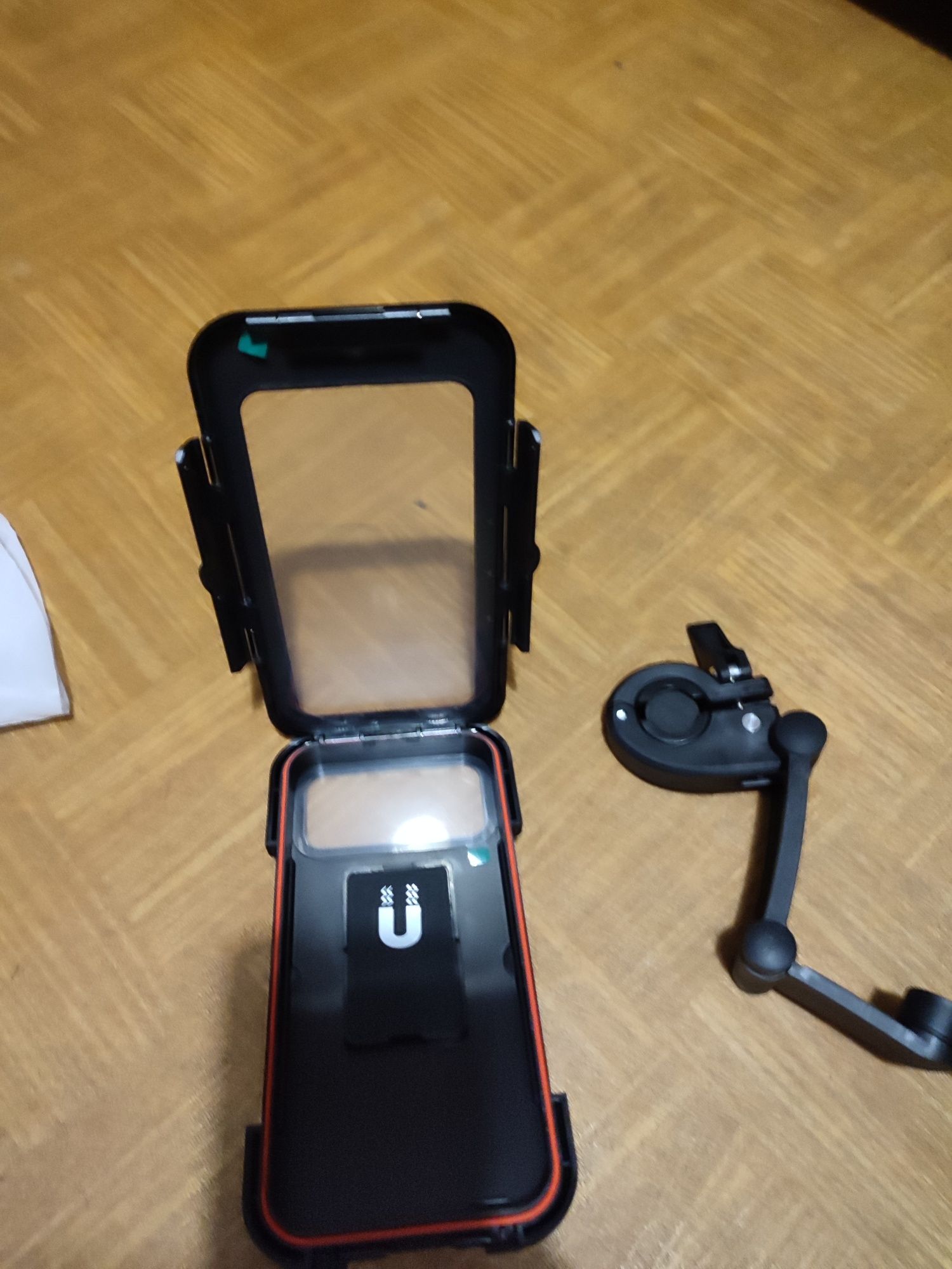 Etui na telefon 360