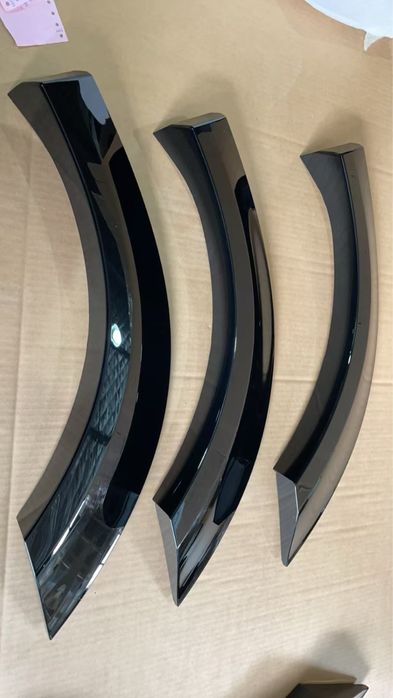 Nissan Ariya Накладки арок  , є інші запчастини