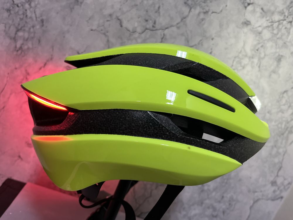 Kask rowerowy Lumos Ultra M-L mips led