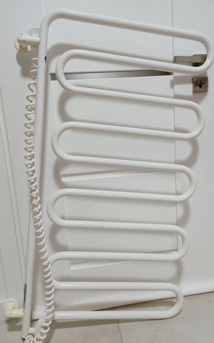 Grzejnik Suszarka elektryczna obrotowa biała INSTAL-PROJEKT 200W