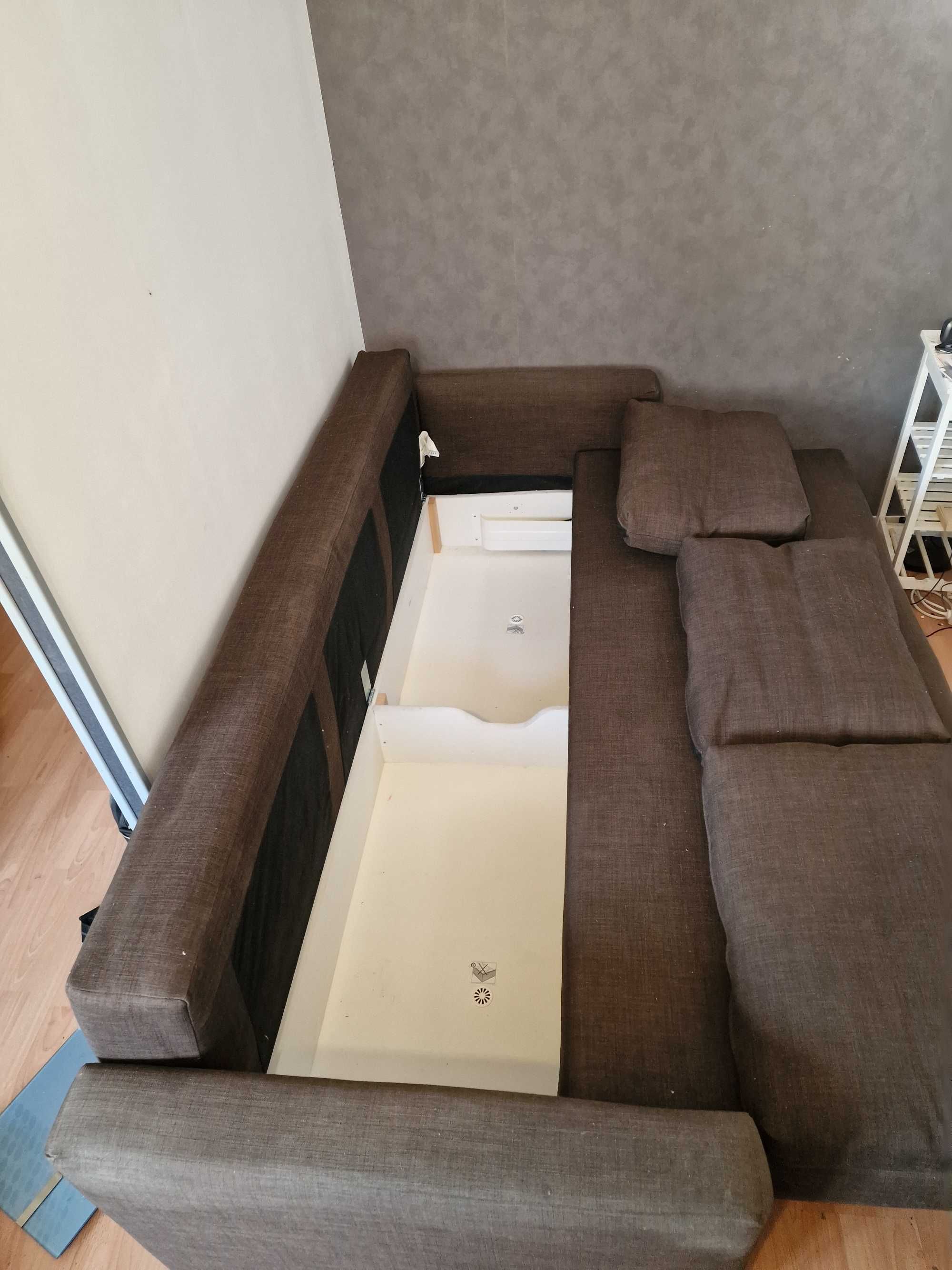 Sofa cama com arrumação