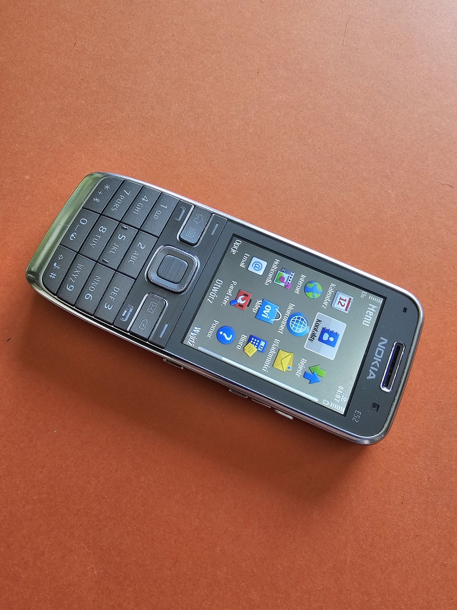 Telefon Nokia E52  Ładna.