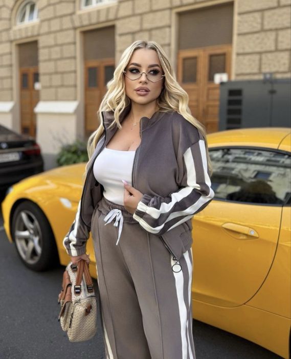 Велюровий плотненький костюмчик