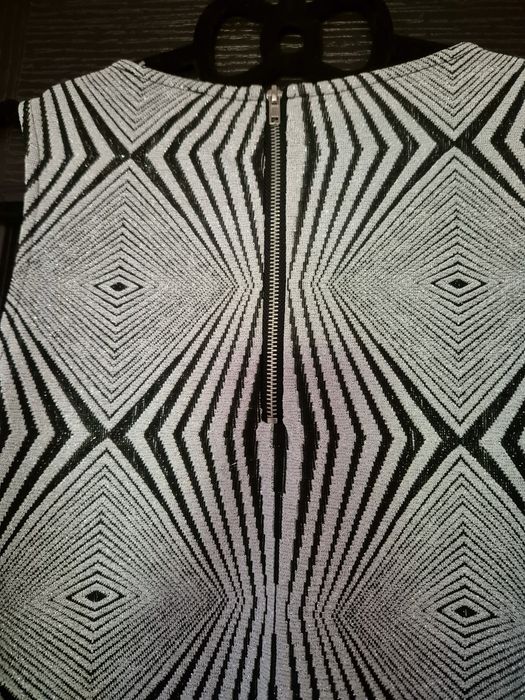 Sukienka srebrna jak mała czarna L