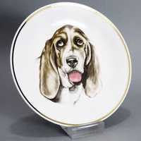 piękny naścienny talerz porcelanowy basset pies