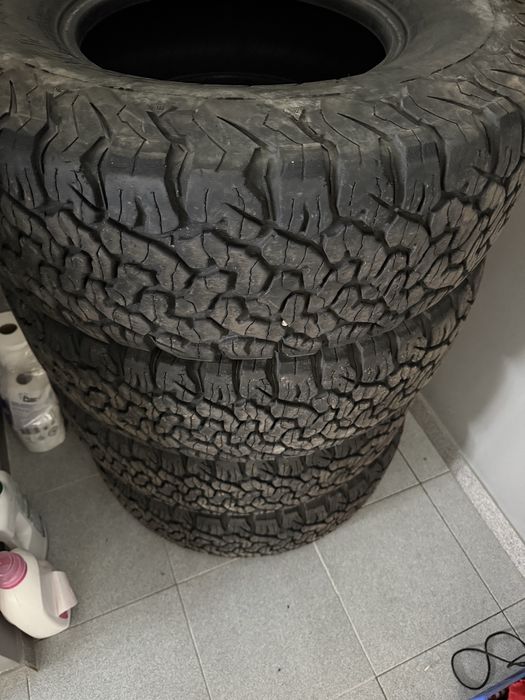 Vendo pneus bfgoodrich ko2 usados