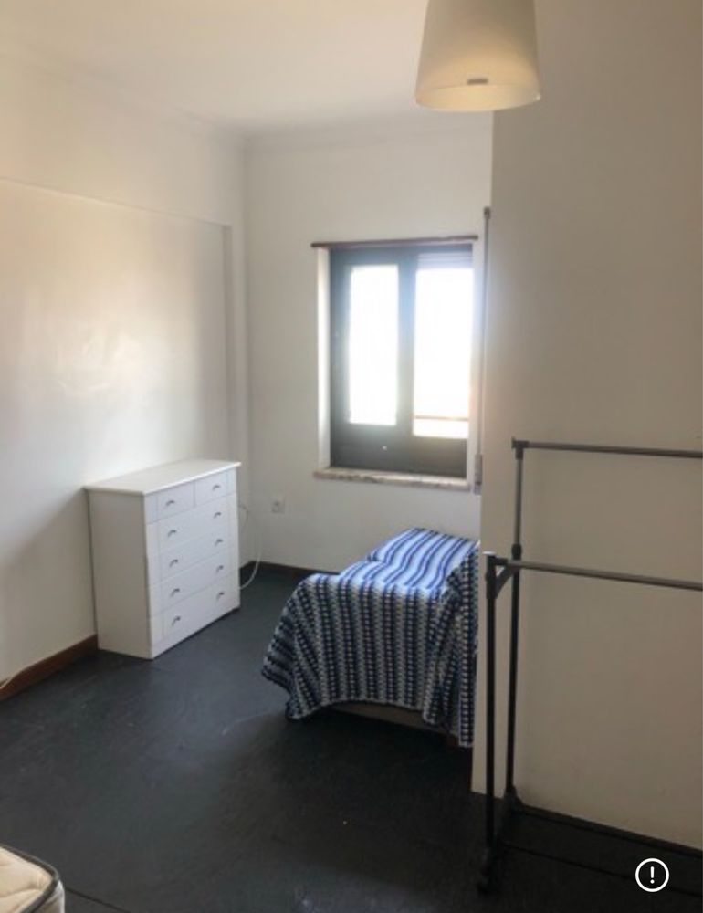 Quarto Almada junto ao metro Bento Goncalbes