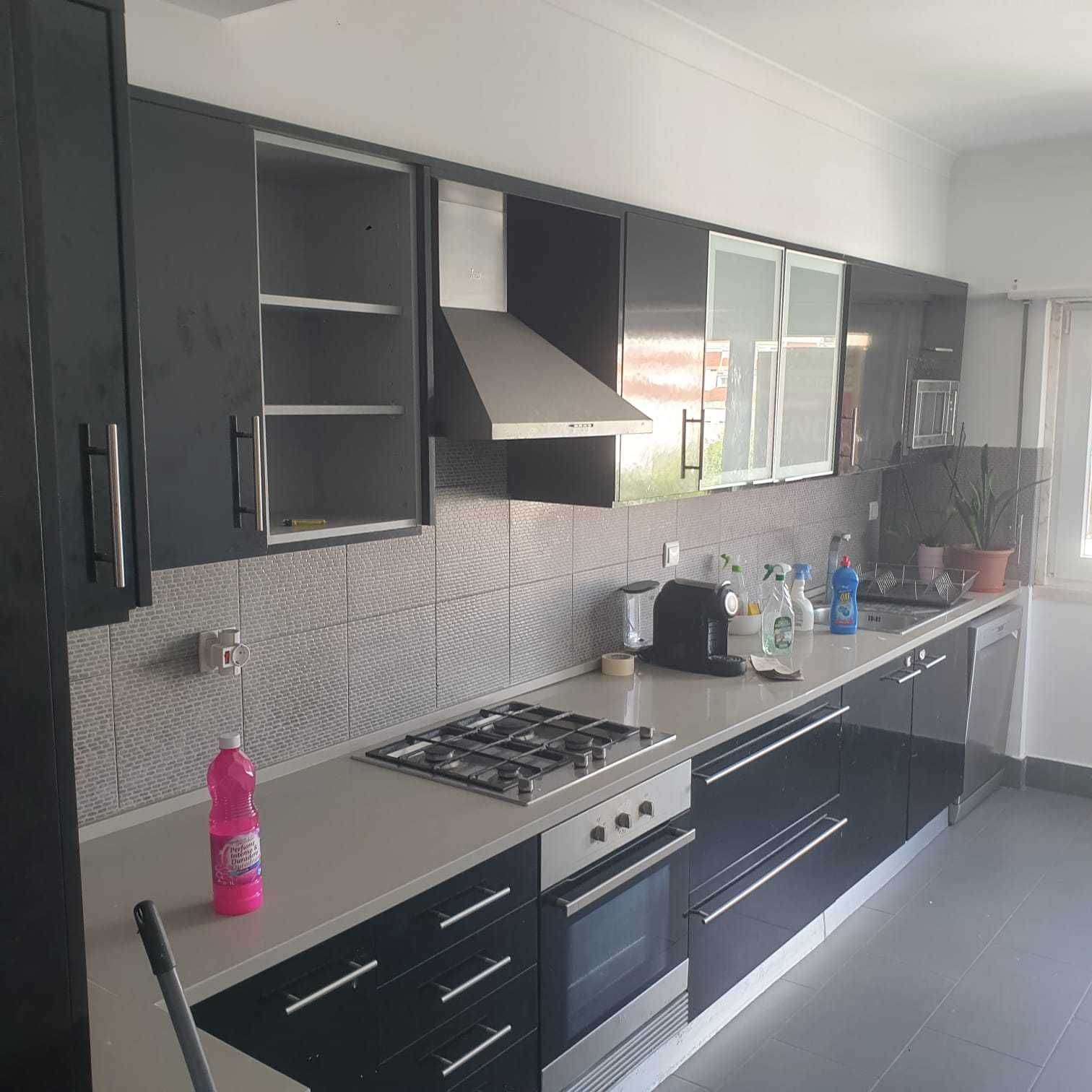 Arrendamento de Apartamento T4, Amadora