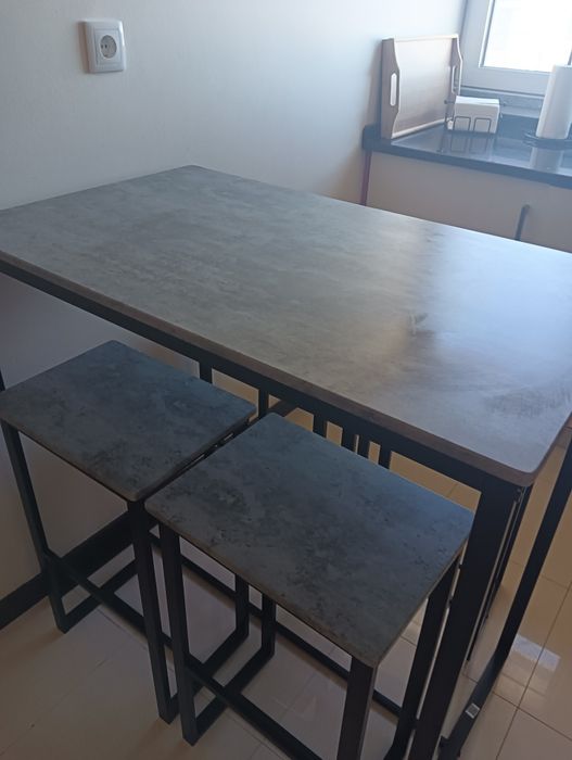 Mesa cozinha + 4 bancos