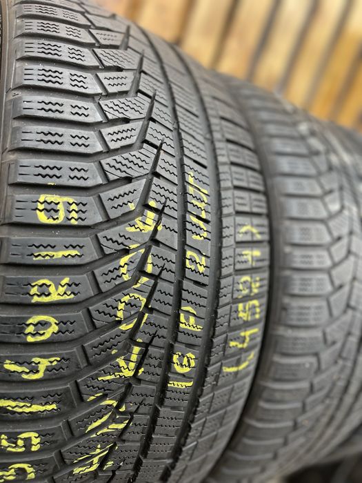 235/40 r19 шини, резина зима