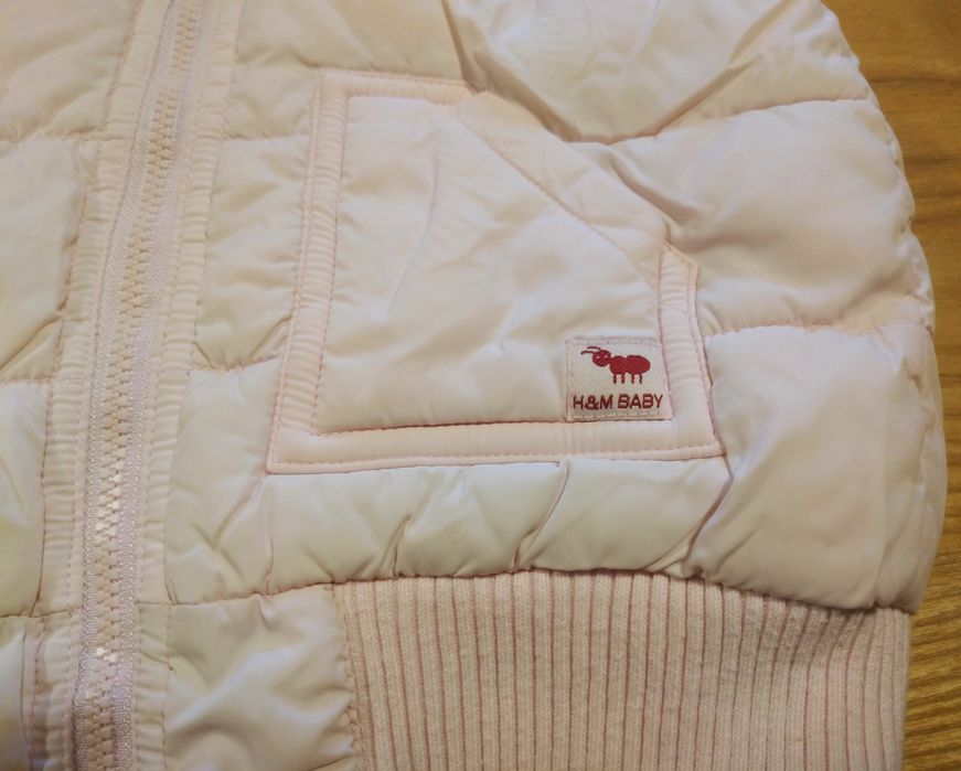 H＆M Śliczna kamizelka, ocieplacz, bezrękawnik z kapturem rozmiar 68