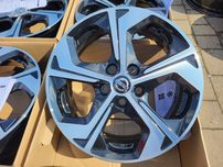 Alufelgi Nissan 5x114,3 7Jx17 et45 cb66,1 nowe bikolor