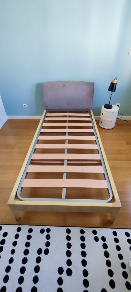 Cama criança, e estrado, cabeceira estofada veludo estutura madeira, e