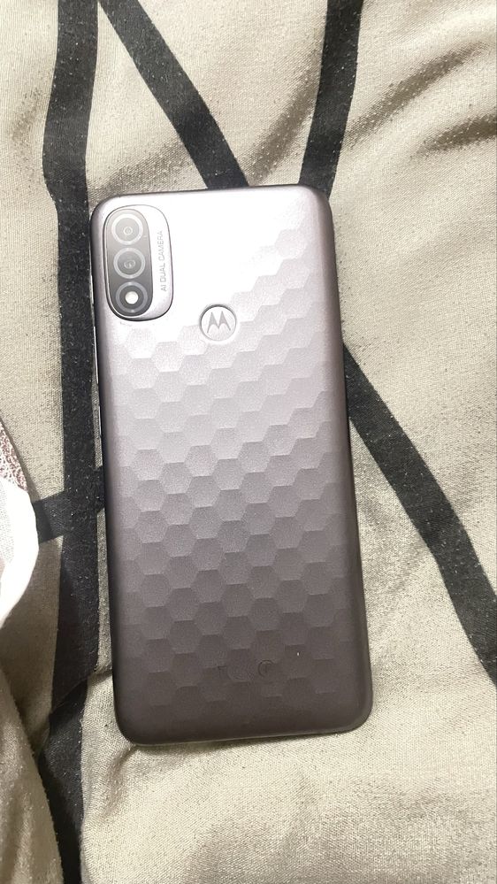Телефон Motorola е 20