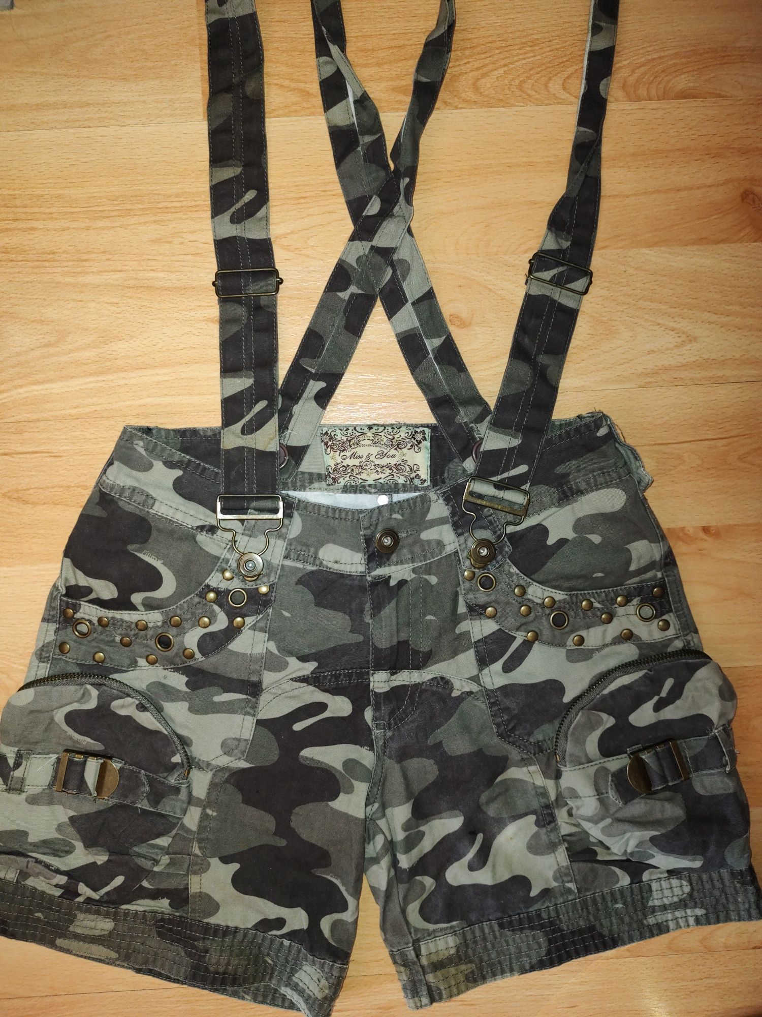 szorty | spodenki | szelki | na szelkach | moro | khaki | nity | ćwiek