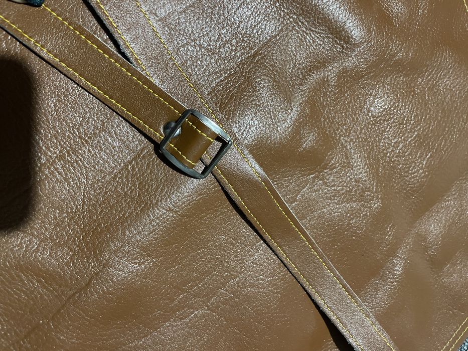 Фартук з натуральної шкіри.