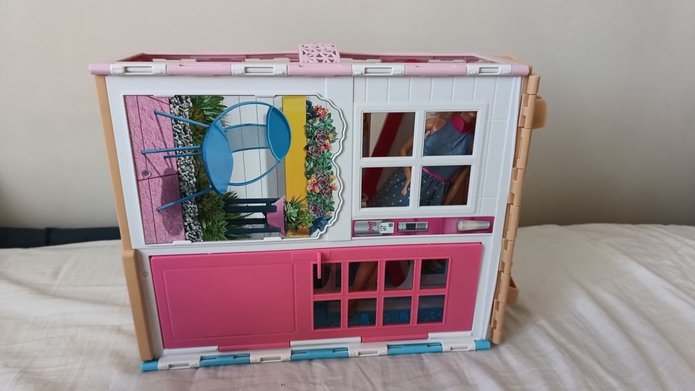 Domek Barbie Mattel składany akcesoria