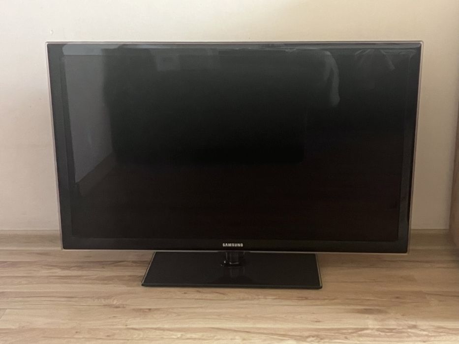 Telewizor Samsung UE40D5500RW 40″  - Pilot,Przewód zasilający ZA DARMO