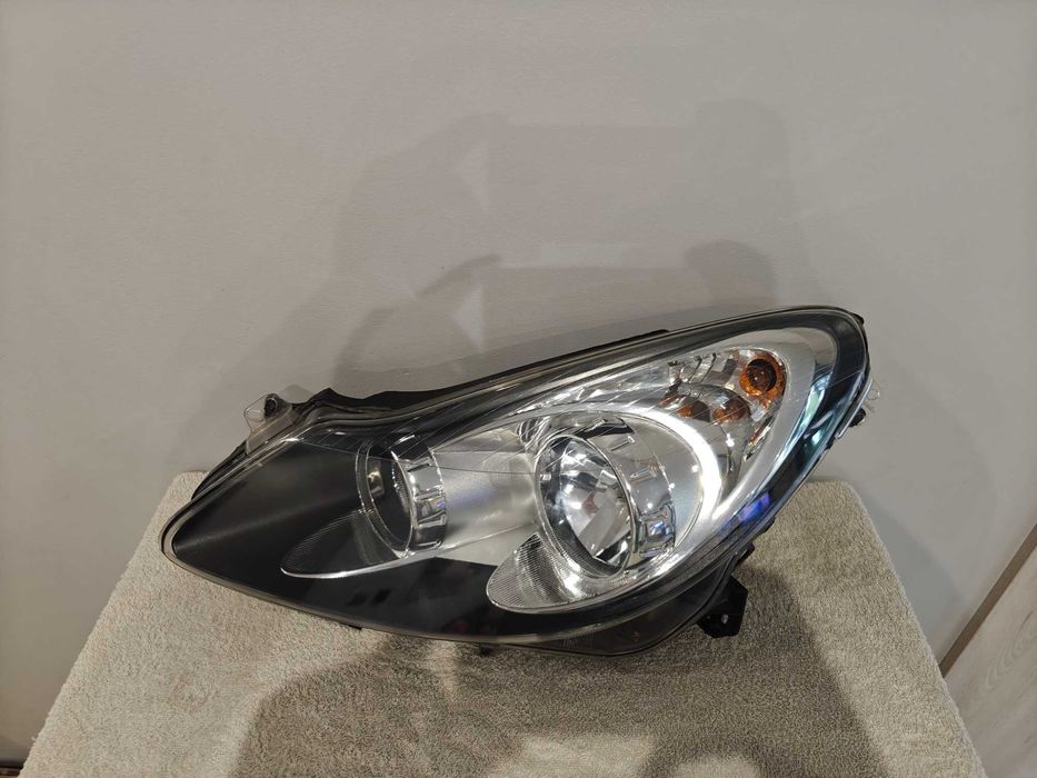 Lampa Lewy Przód Zwykła Opel Corsa D EUROPA