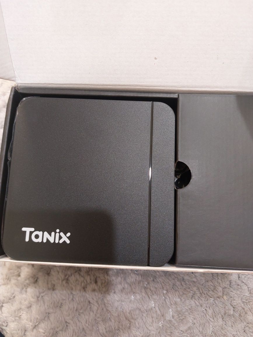 Смарт ТВ приставка Тanixw2-2G16-EUPLUG